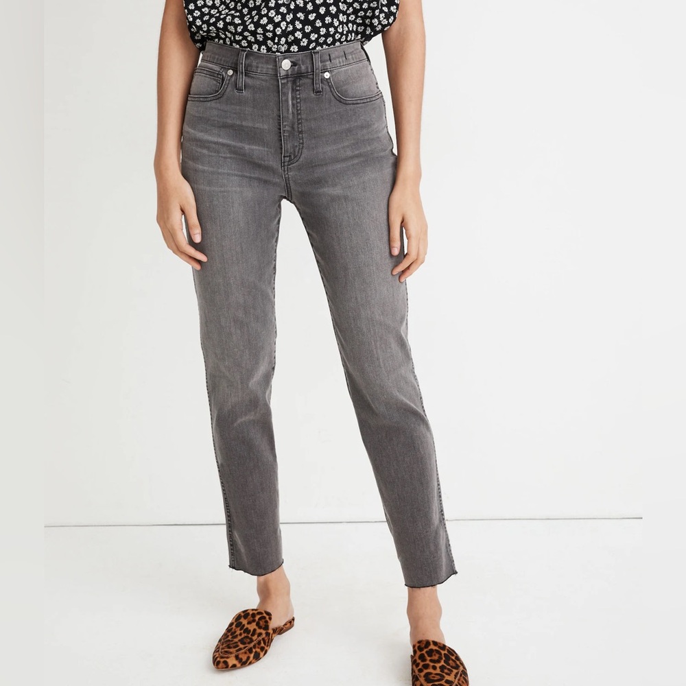 Madewell (24) Light Grey Stovepipe Straight Leg Jeans Raw Hem Minimalist Staple